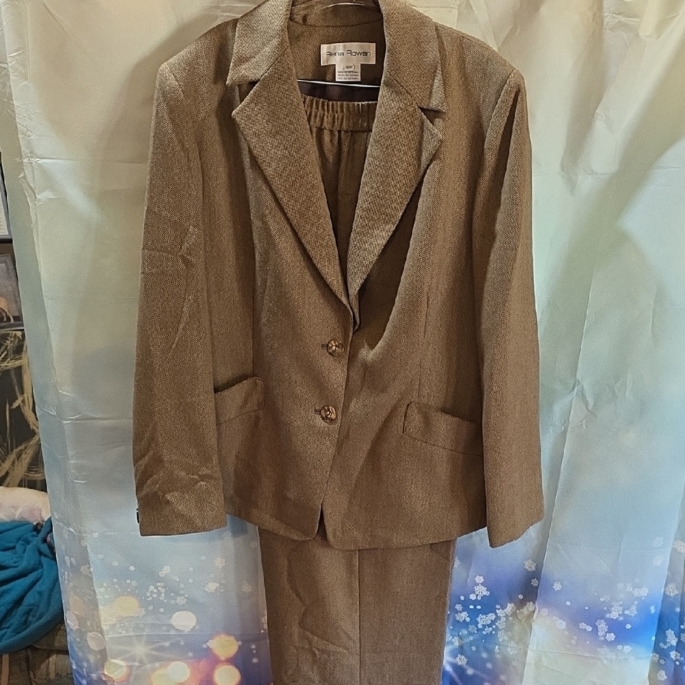 Rena Rowan Brown Blazer and Pants Ensemble 7I